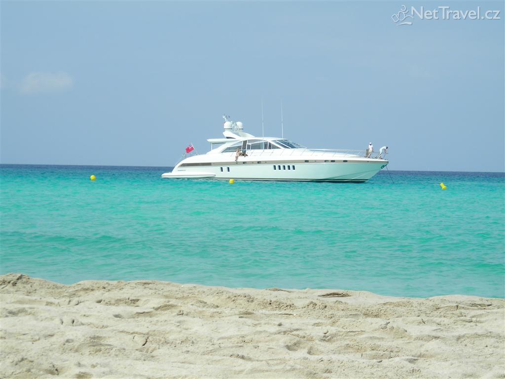 Spanielsko-Formentera-Krasne-more-na-Formentere-10934.jpg